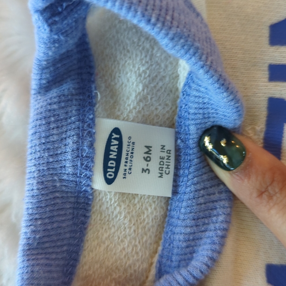 Old Navy | Crew-Neck Graphic "Amazing Since Day 1" Baby Girls Pullover - Picture 2 of 9